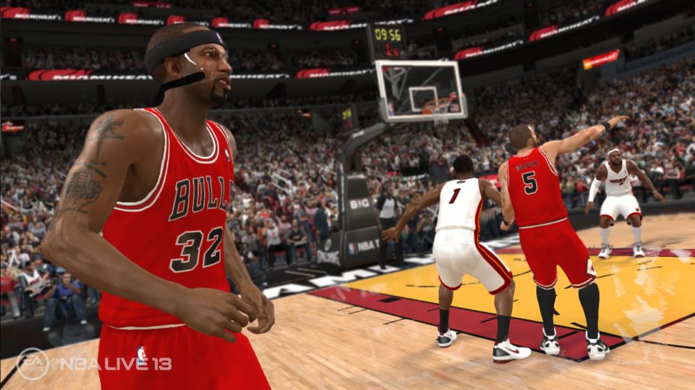 Screenshot ze hry NBA Live 13 - Recenze-her.cz