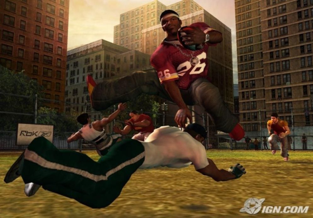 Screenshot ze hry NFL Street 2 - Recenze-her.cz
