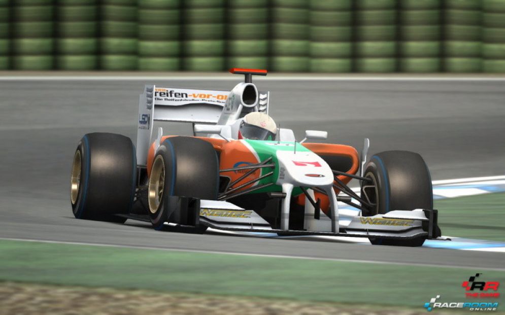 Screenshot ze hry RaceRoom - Recenze-her.cz